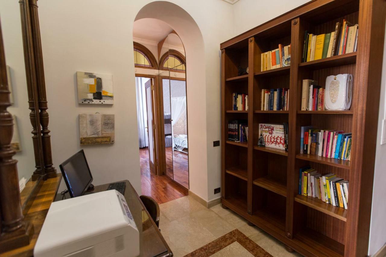 Monia Coliseum Apartment Rome Bagian luar foto