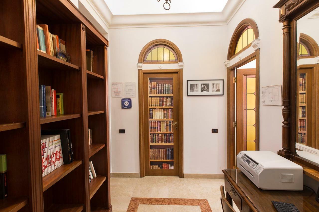 Monia Coliseum Apartment Rome Bagian luar foto