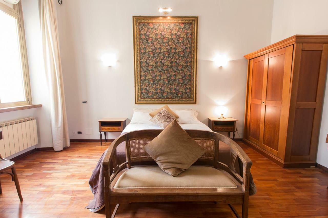 Monia Coliseum Apartment Rome Bagian luar foto